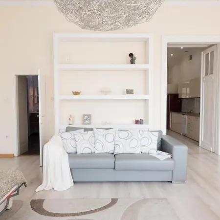 Budapesteasyflat Basilica Lux شقة