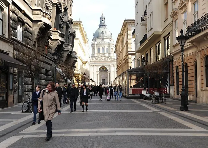 Budapesteasyflat Basilica Lux * Budapesta