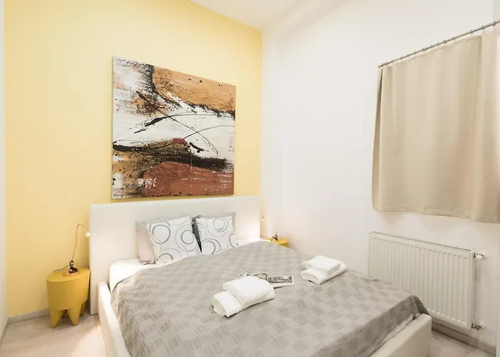 Budapesteasyflat Basilica Lux * Budapesta