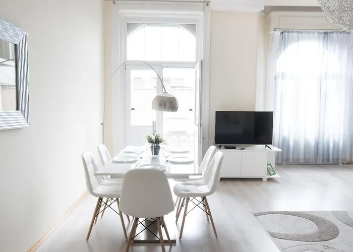 Apartament Budapesteasyflat Basilica Lux *