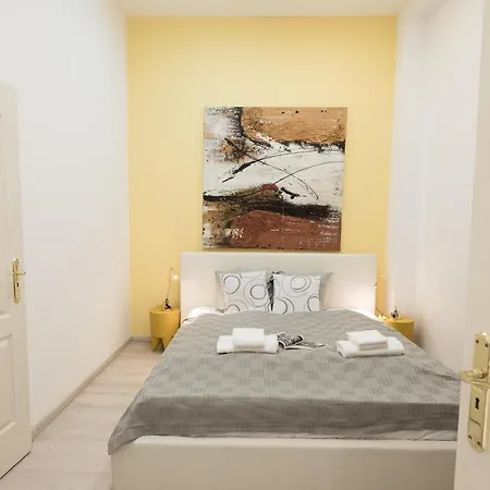 Budapesteasyflat Basilica Lux *